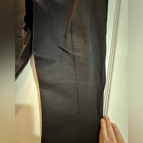 Lululemon black leggings. - Picture 5 of 8